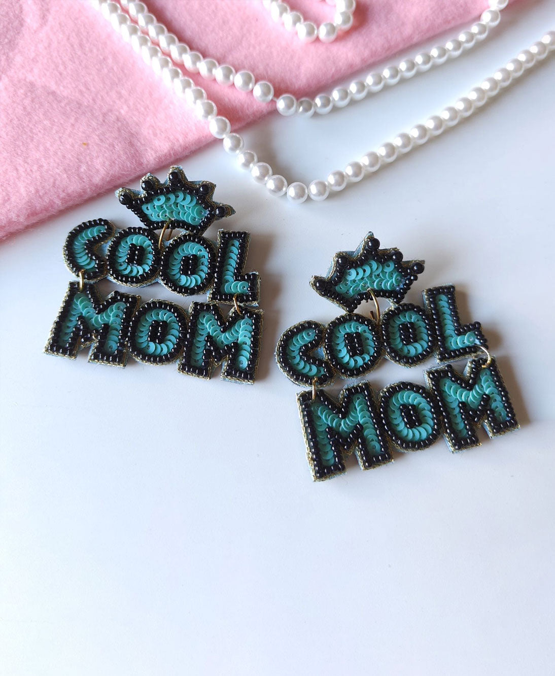 Cool Mom Earring Main image