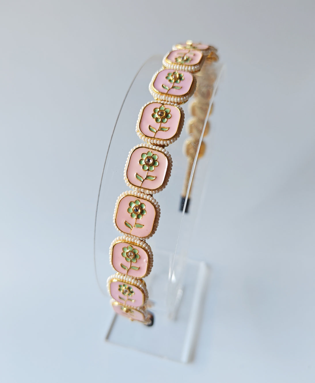 Rang-e-Royal Kundan Hairband Secondary image