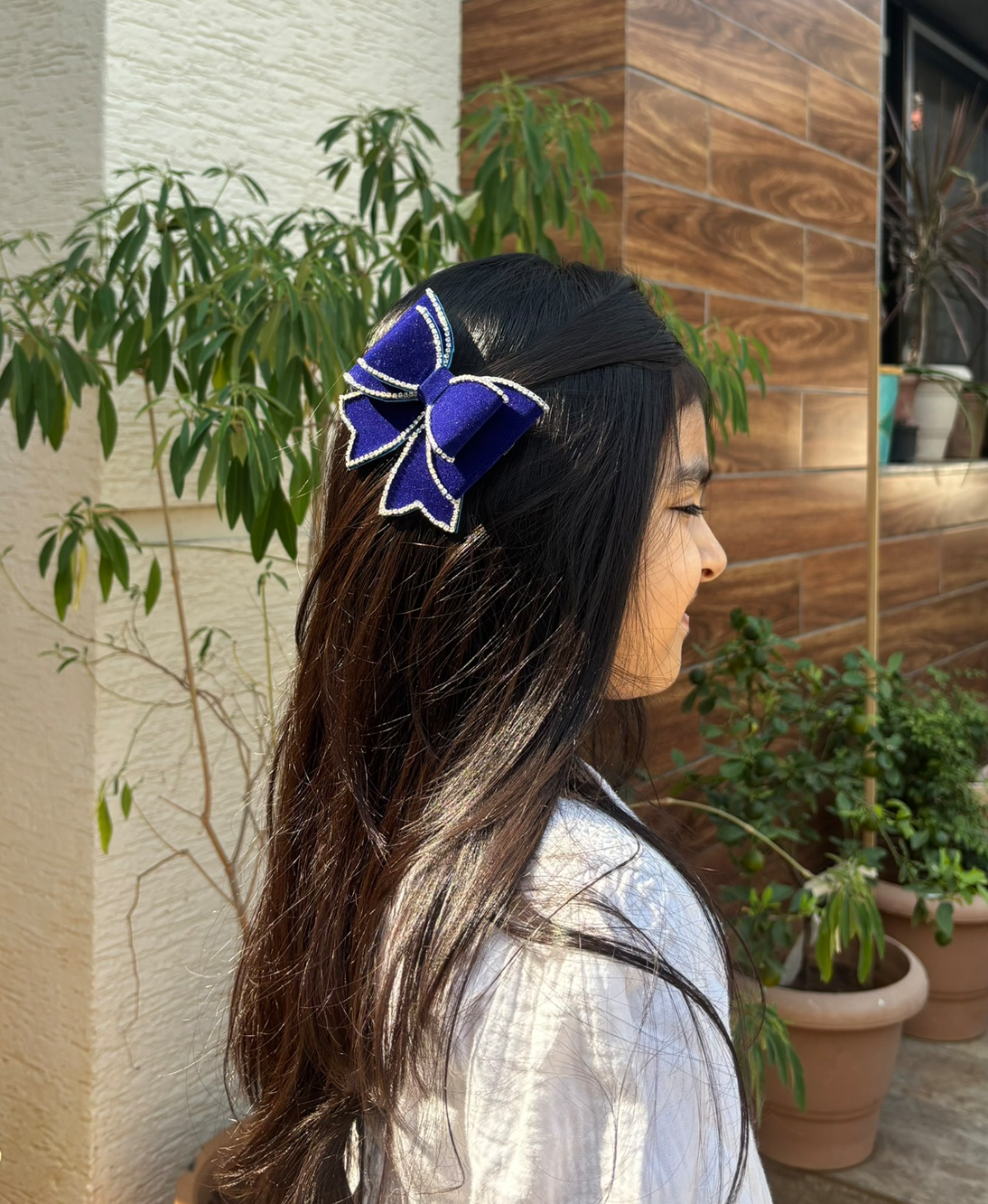 Velvet Muse - Blue Secondary image